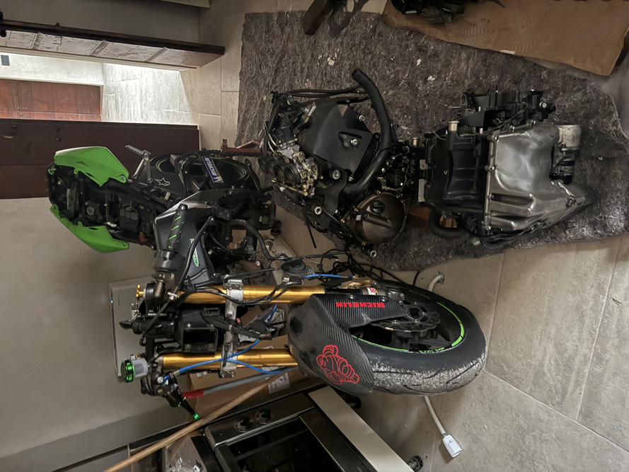 I fell off my motorcycle and I would like to repair it.